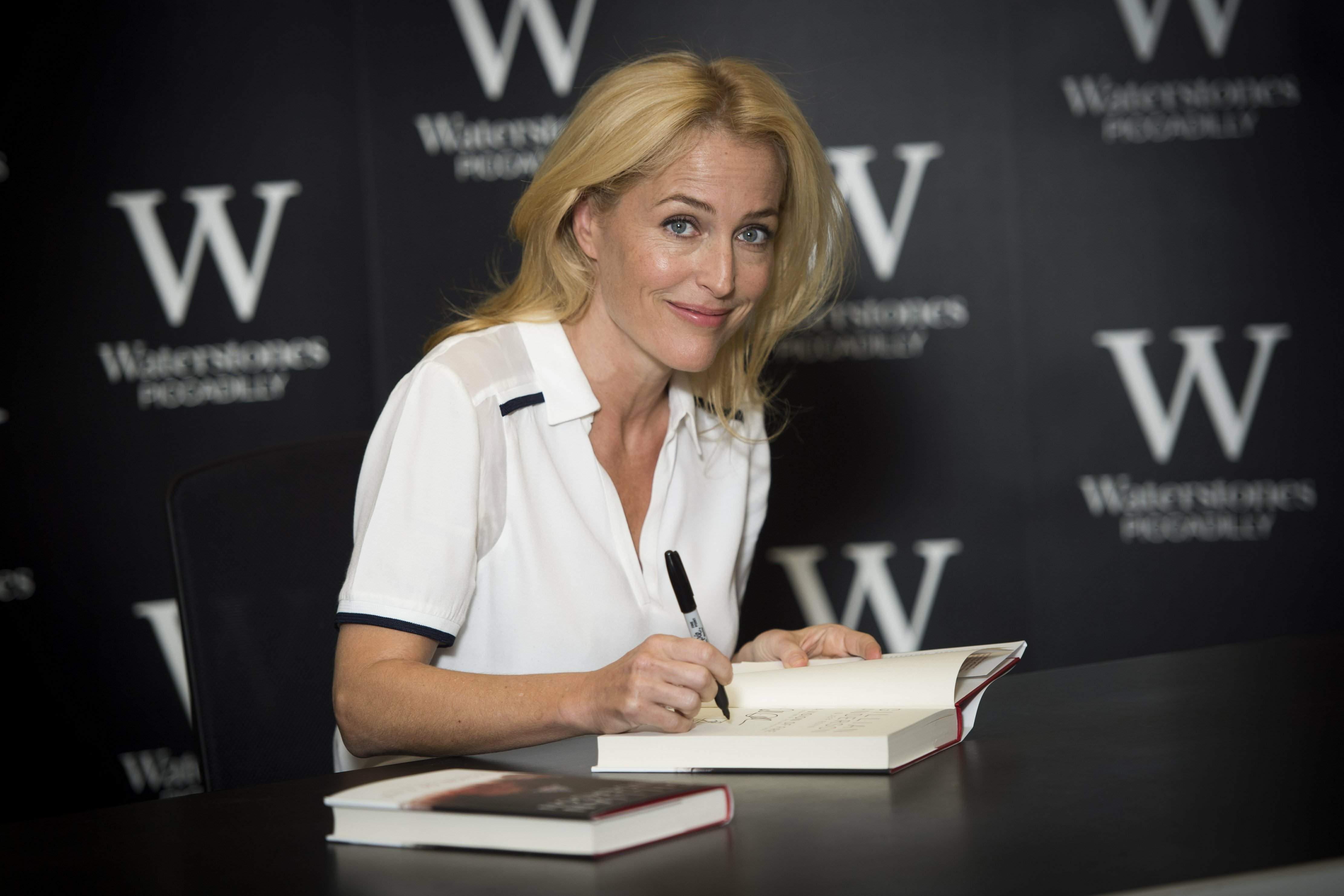 Gillian Anderson 625